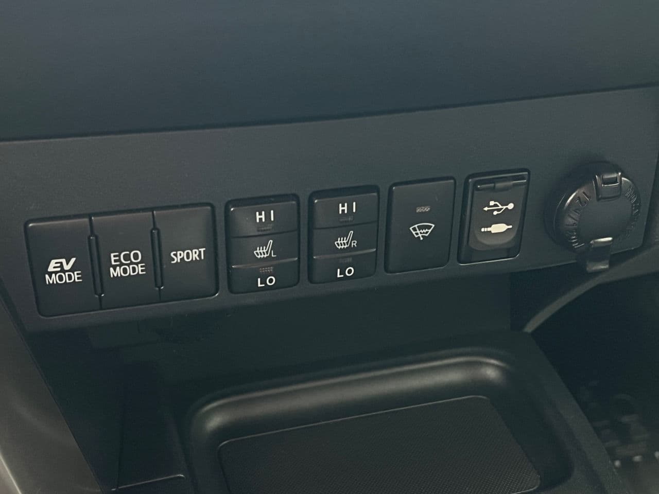 Toyota Rav-4 2016 — Миниатюра 14