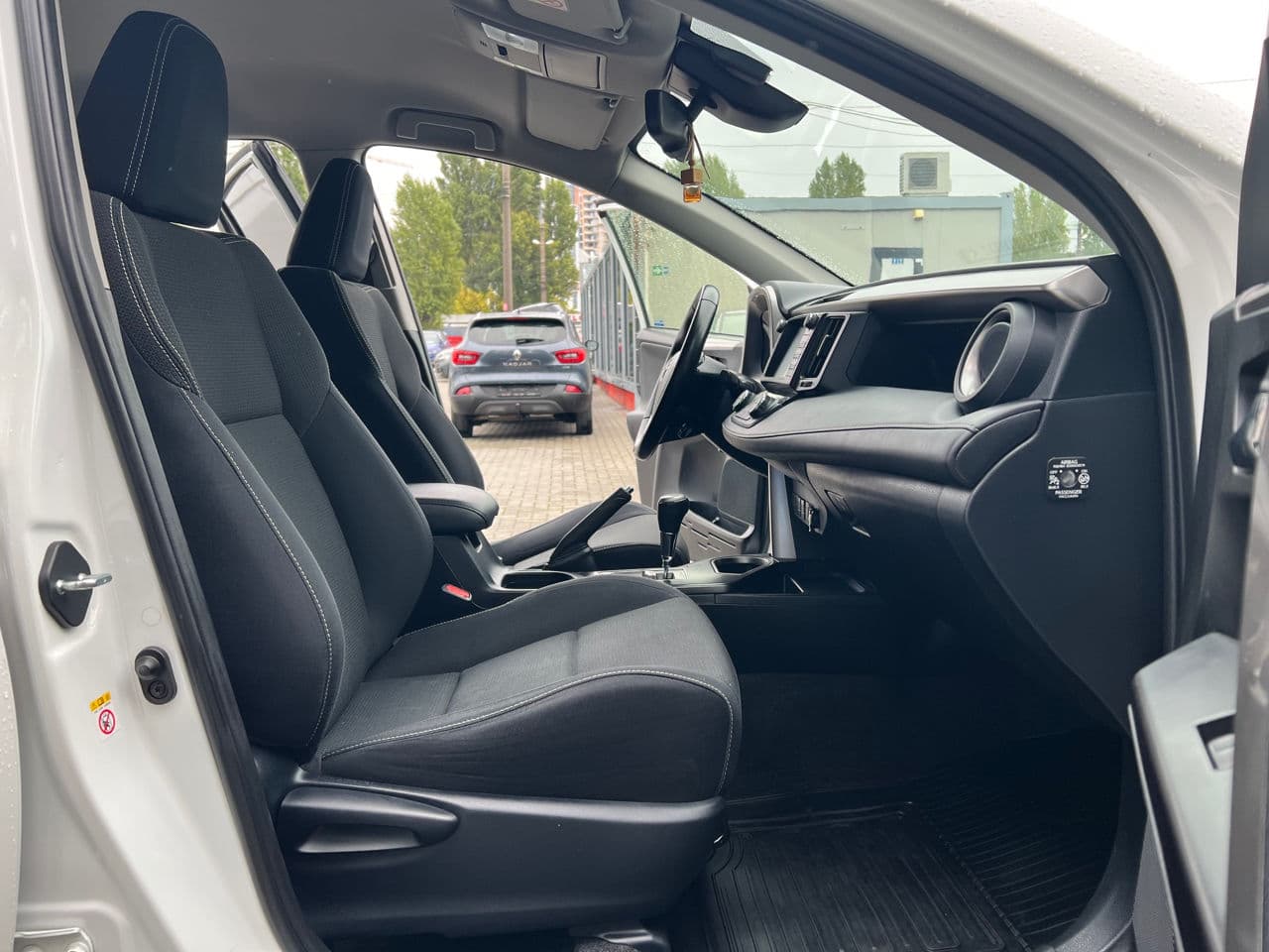 Toyota Rav-4 2016 — Миниатюра 16