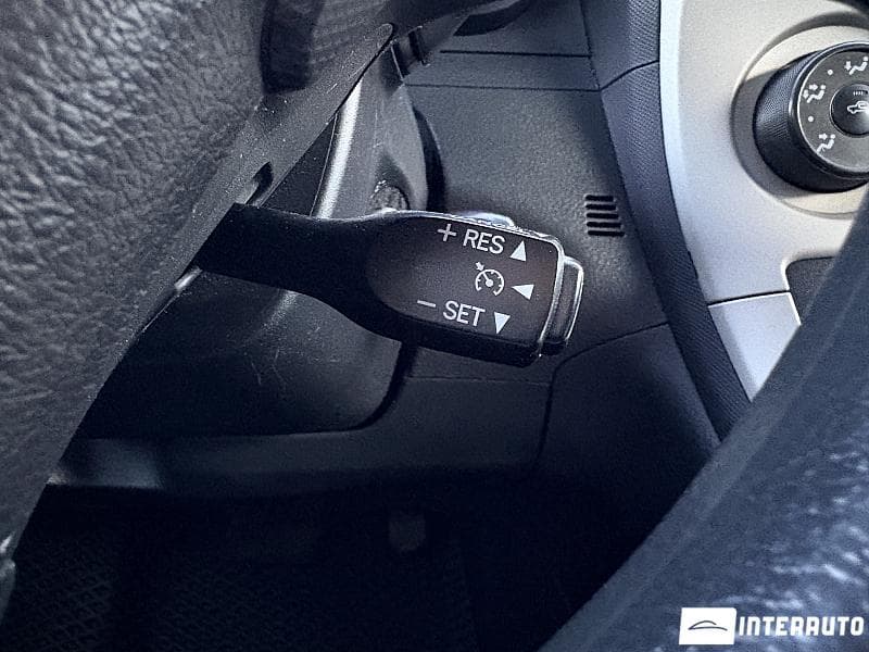Toyota Matrix 2010 — Миниатюра 13