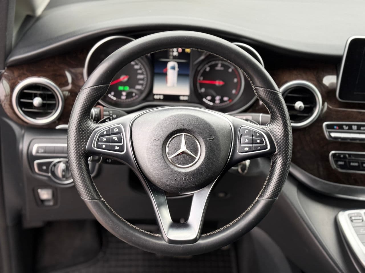 Mercedes V 250 2019 — Миниатюра 12