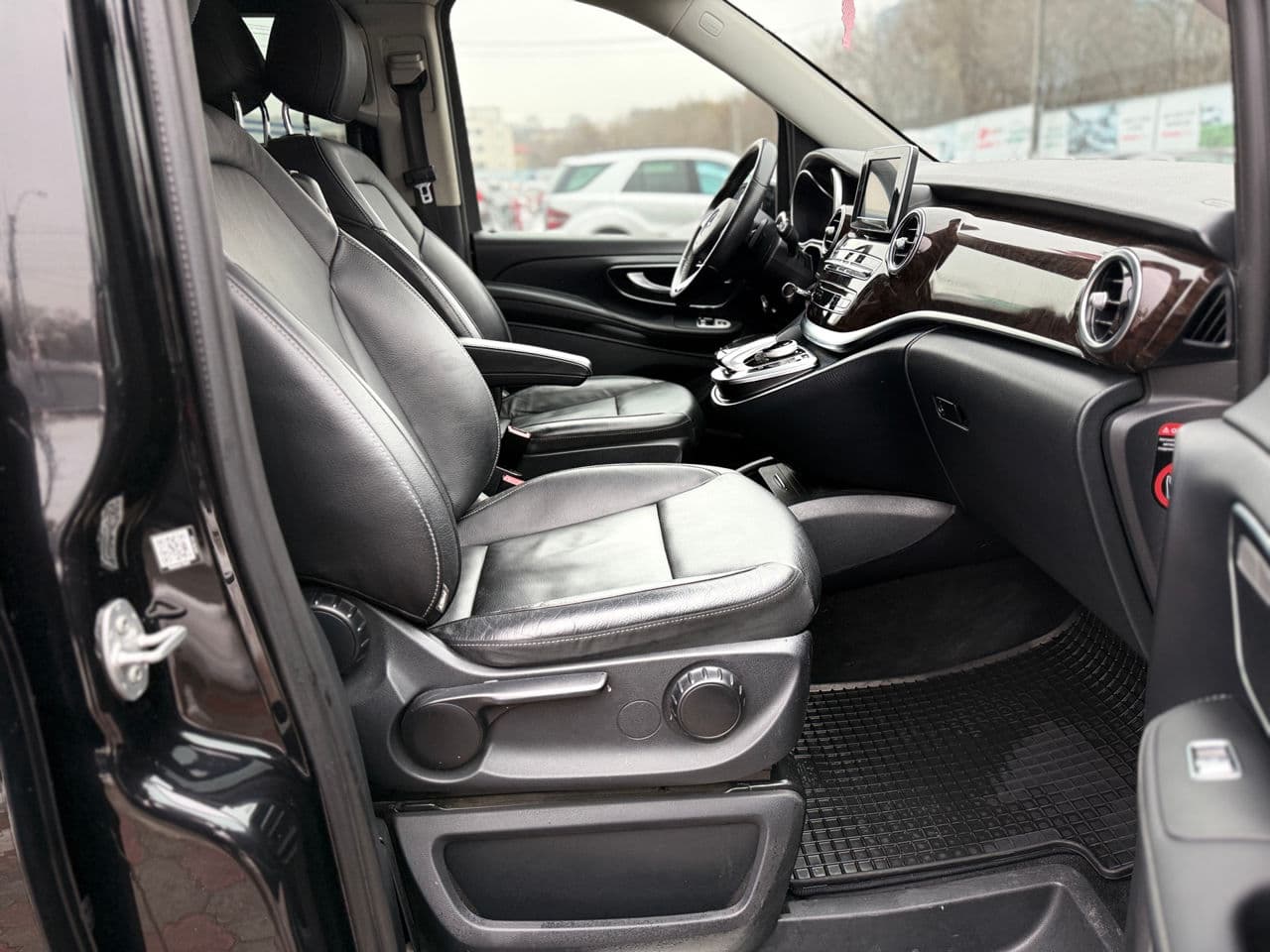 Mercedes V 250 2019 — Миниатюра 20