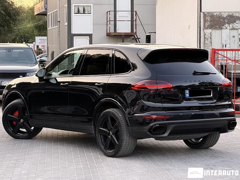 Porsche Cayenne 2016 — Миниатюра 3