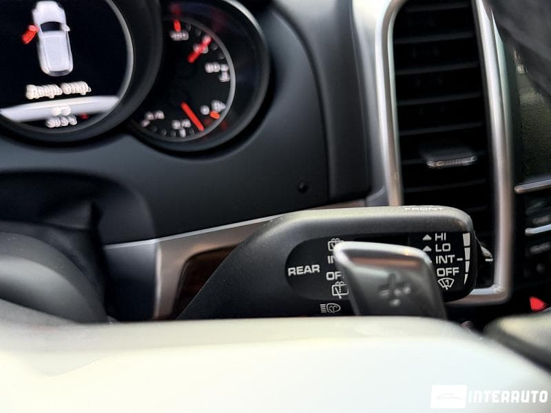 Porsche Cayenne 2016 — Миниатюра 10