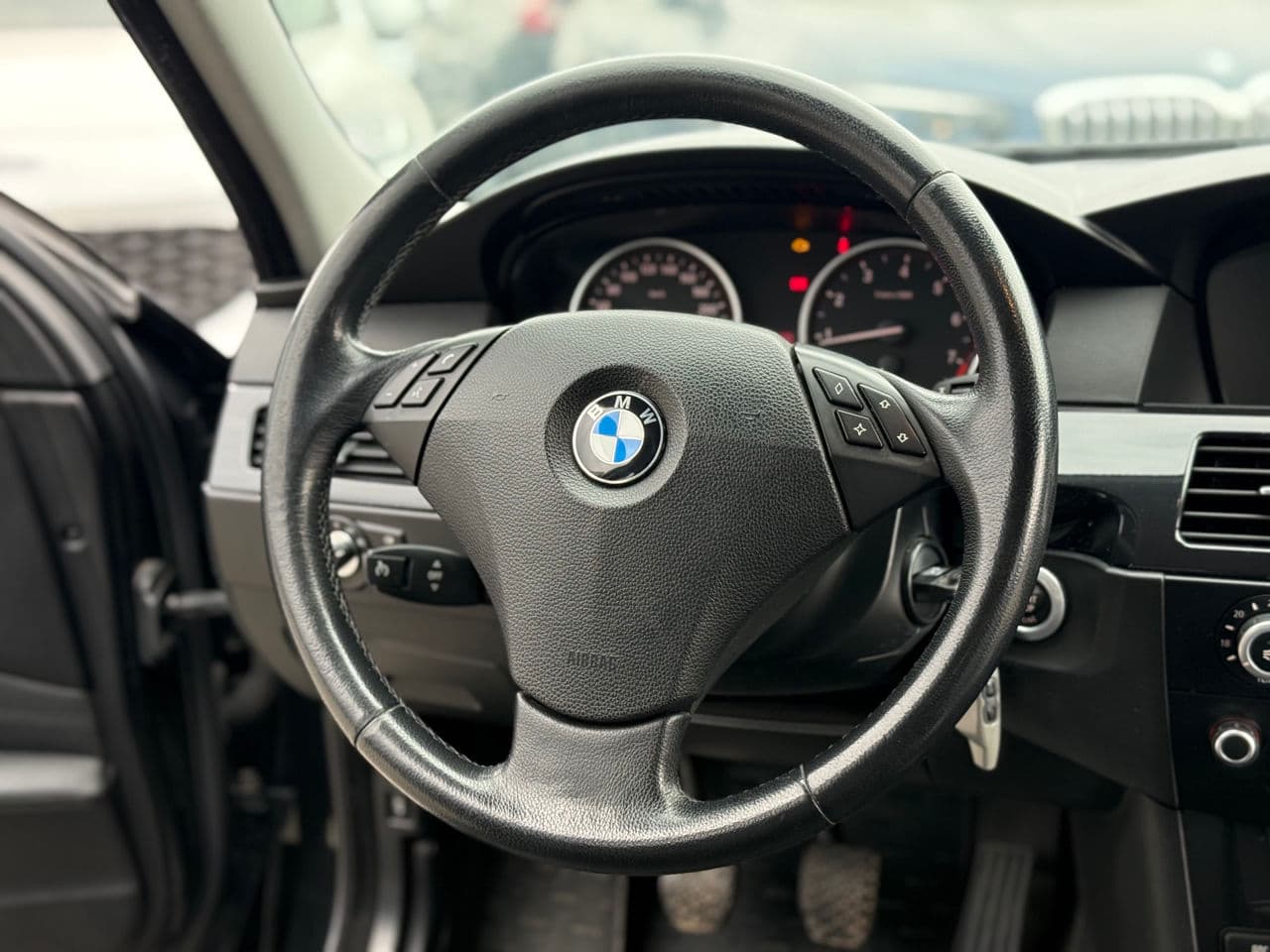 BMW 520 2008 — Миниатюра 7
