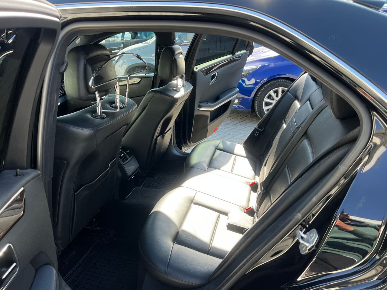 Mercedes E 200 2011 — Миниатюра 16