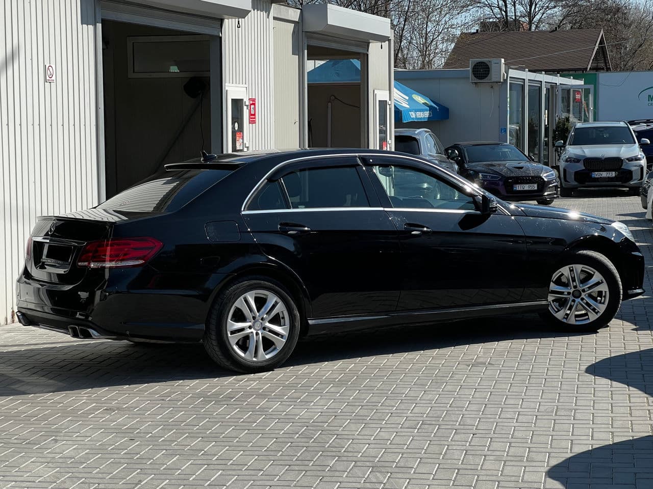 Mercedes E 200 2011 — Миниатюра 2