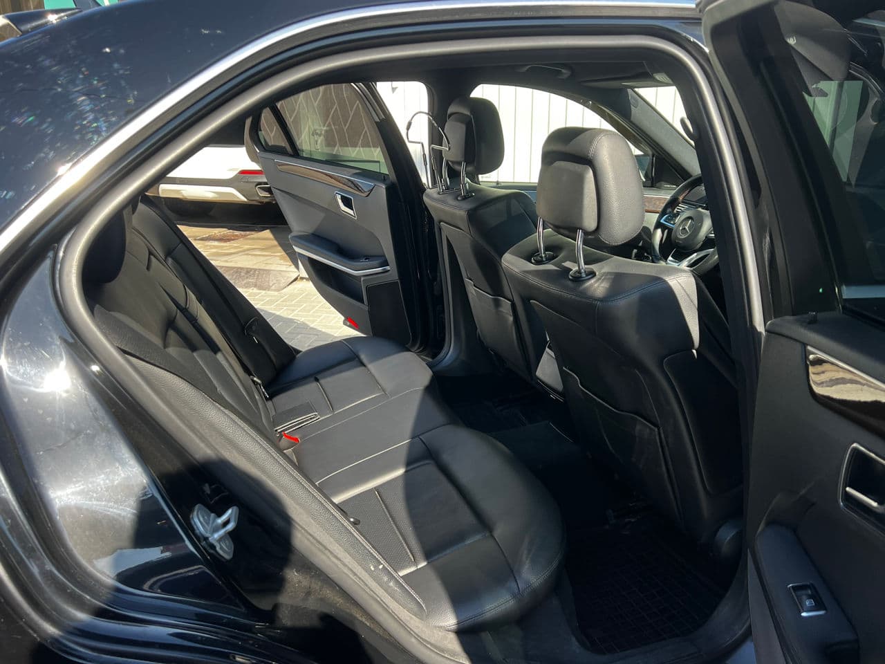 Mercedes E 200 2011 — Миниатюра 15