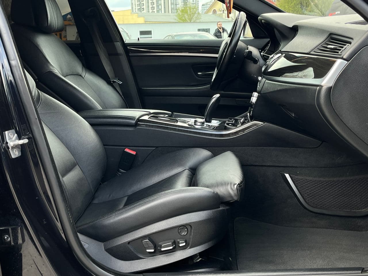BMW 528 2011 — Миниатюра 17