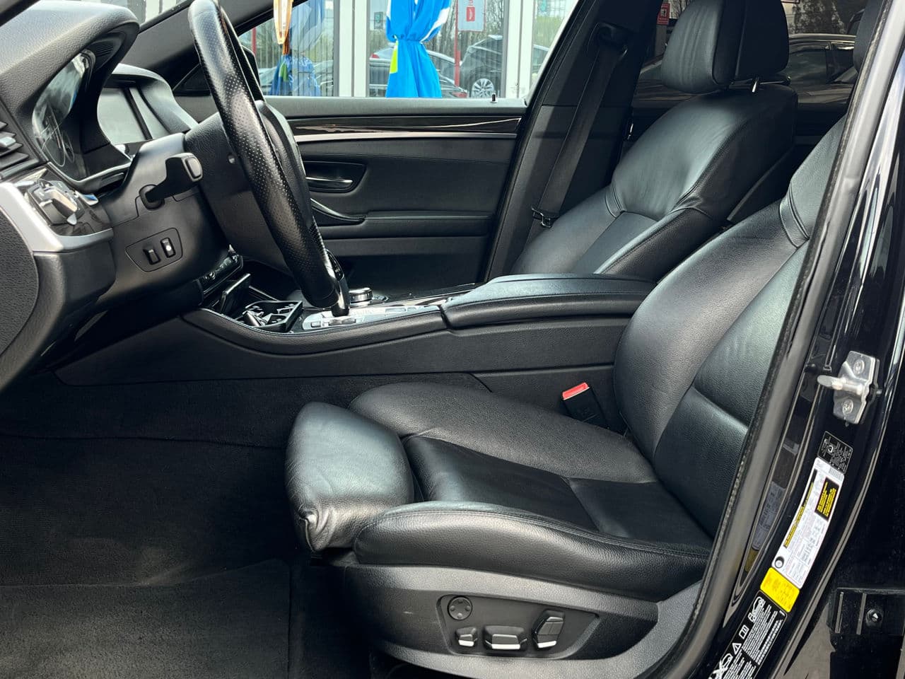 BMW 528 2011 — Миниатюра 6