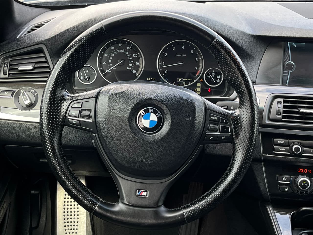 BMW 528 2011 — Миниатюра 11