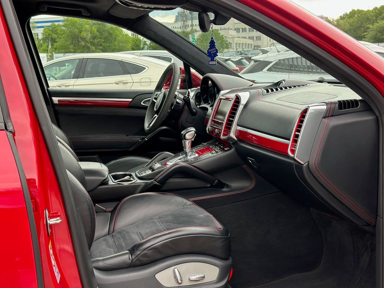 Porsche Cayenne GTS 2015 — Миниатюра 18