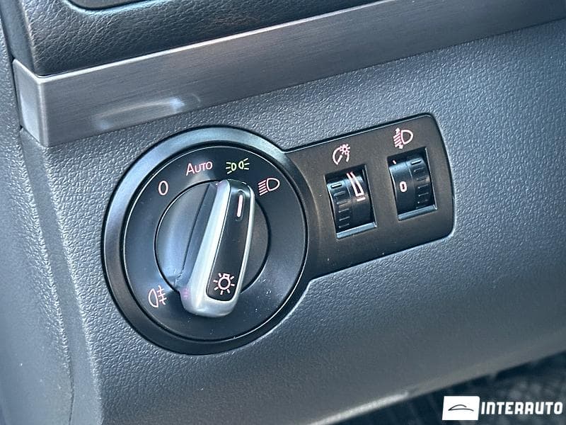 Volkswagen Touran 2011 — Миниатюра 8