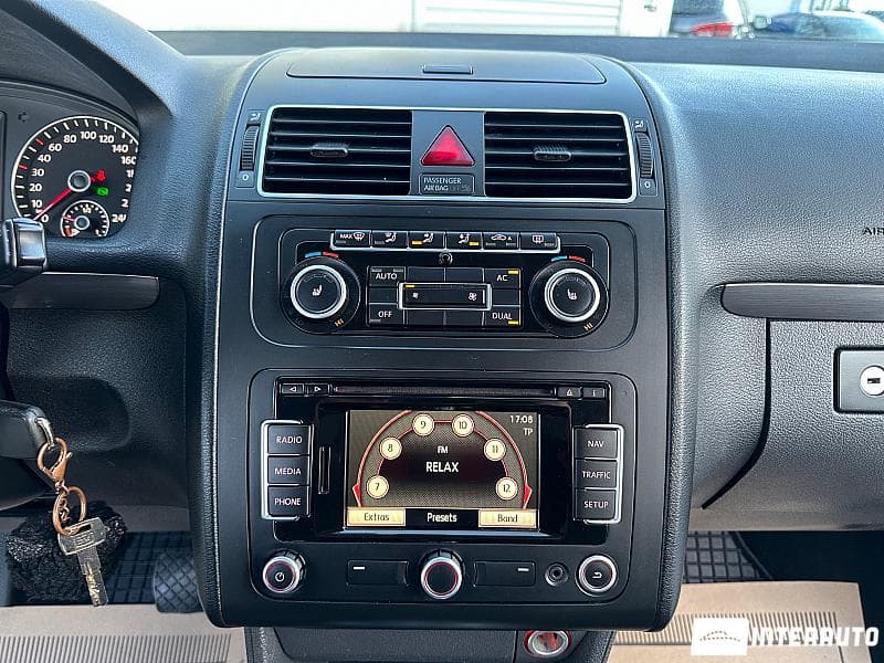 Volkswagen Touran 2011 — Миниатюра 11