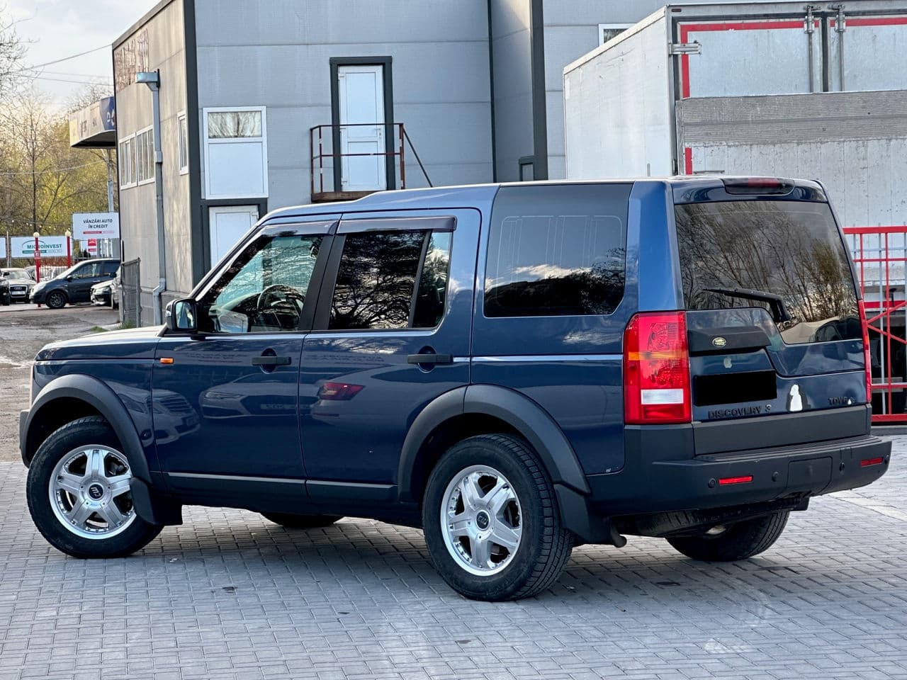 Land Rover Discovery 2005 — Миниатюра 2