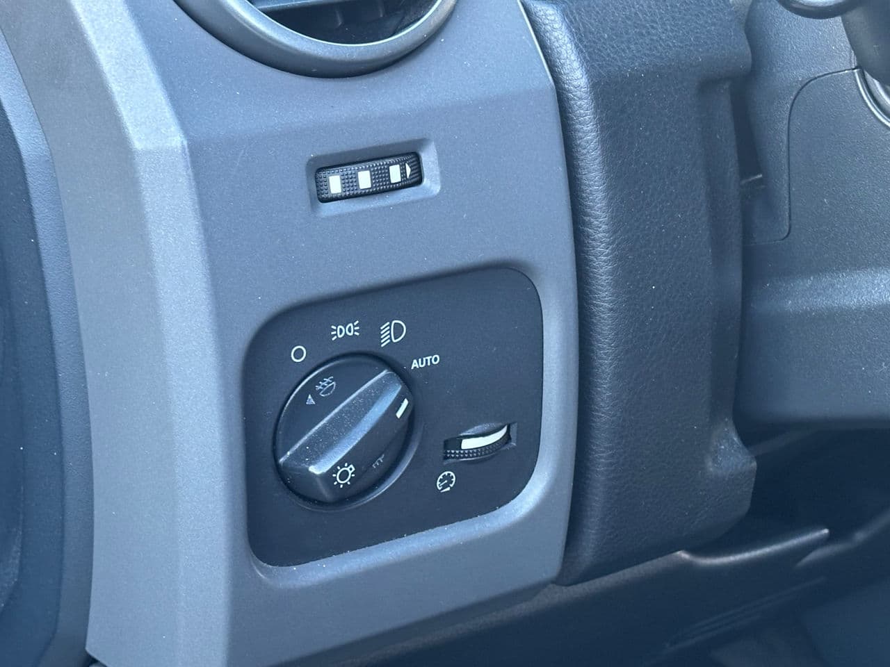 Land Rover Discovery 2005 — Миниатюра 15