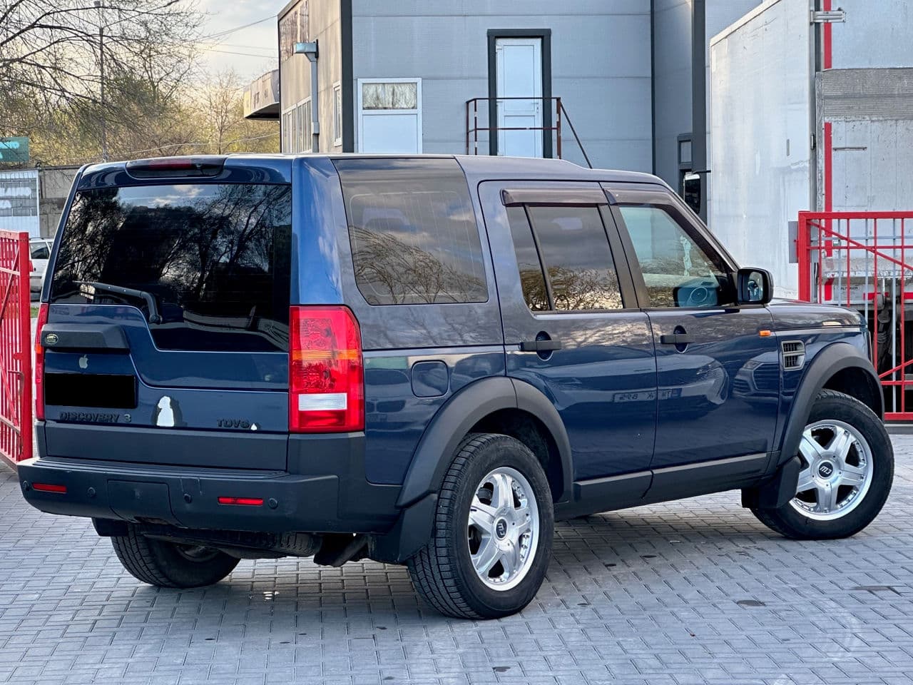 Land Rover Discovery 2005 — Миниатюра 3