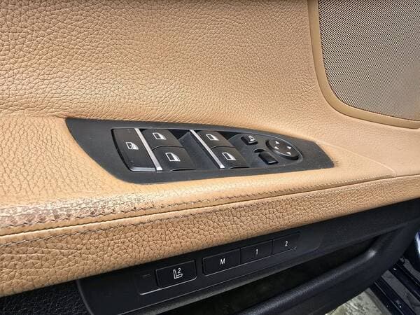 BMW 740 2010 — Миниатюра 15