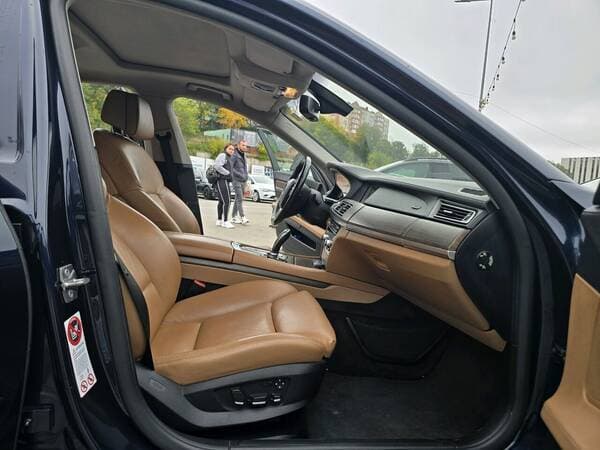 BMW 740 2010 — Миниатюра 7
