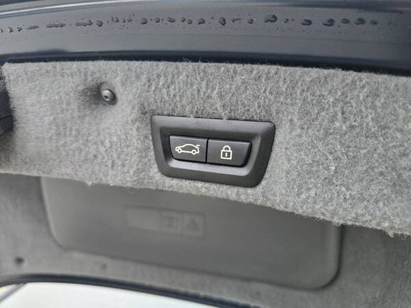 BMW 740 2010 — Миниатюра 18