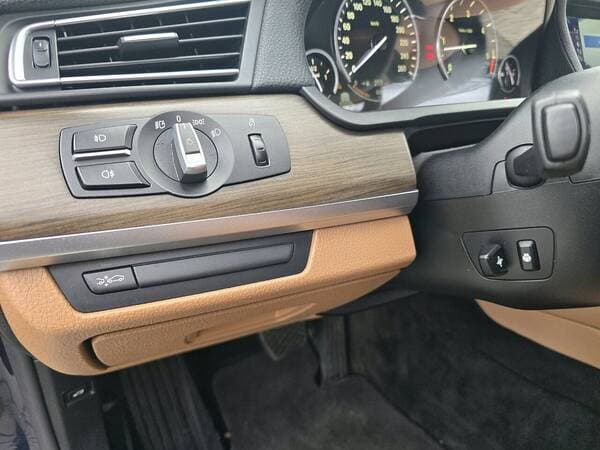 BMW 740 2010 — Миниатюра 14