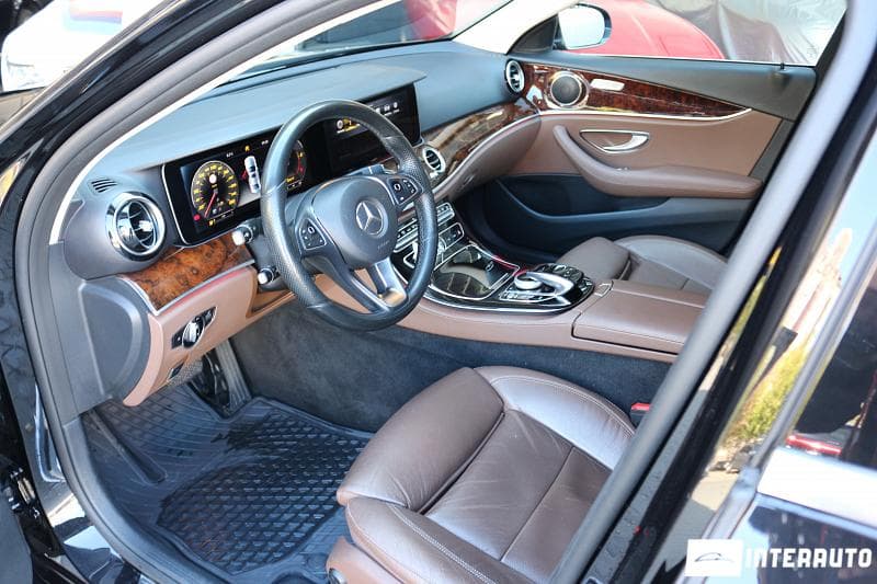 2016 Mercedes E 220 — Miniatură 5