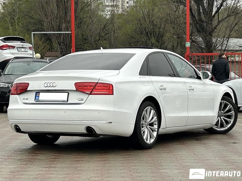 2010 Audi A8 — Miniatură 3