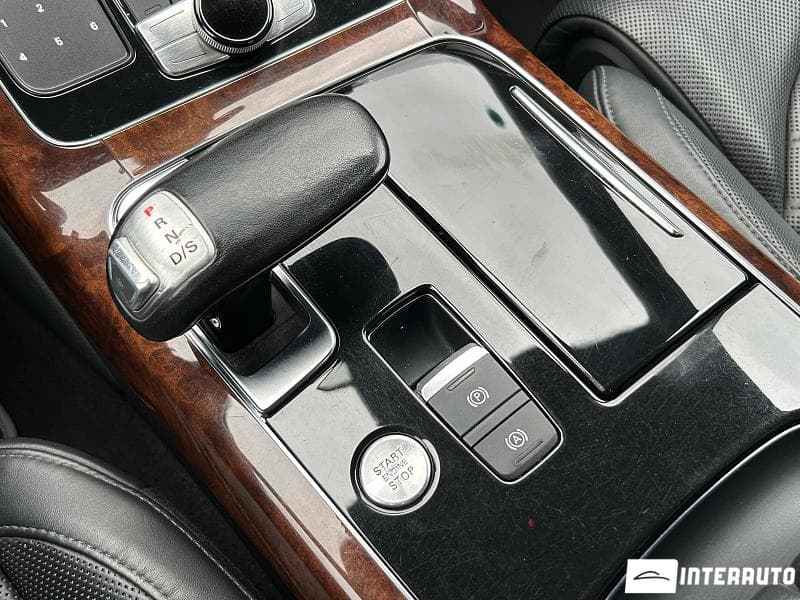 2010 Audi A8 — Miniatură 18