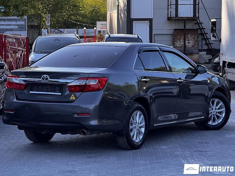 Toyota Camry 2011 — Миниатюра 3