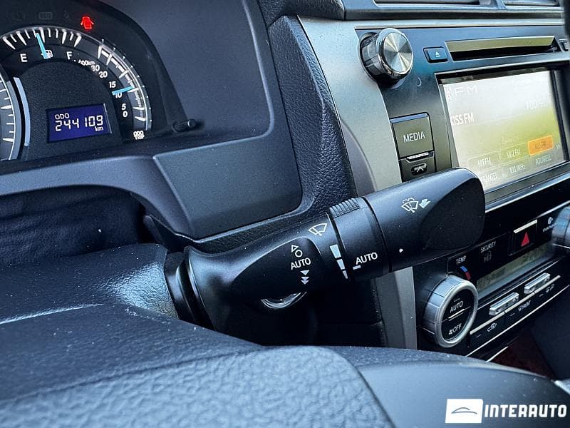 Toyota Camry 2011 — Миниатюра 10