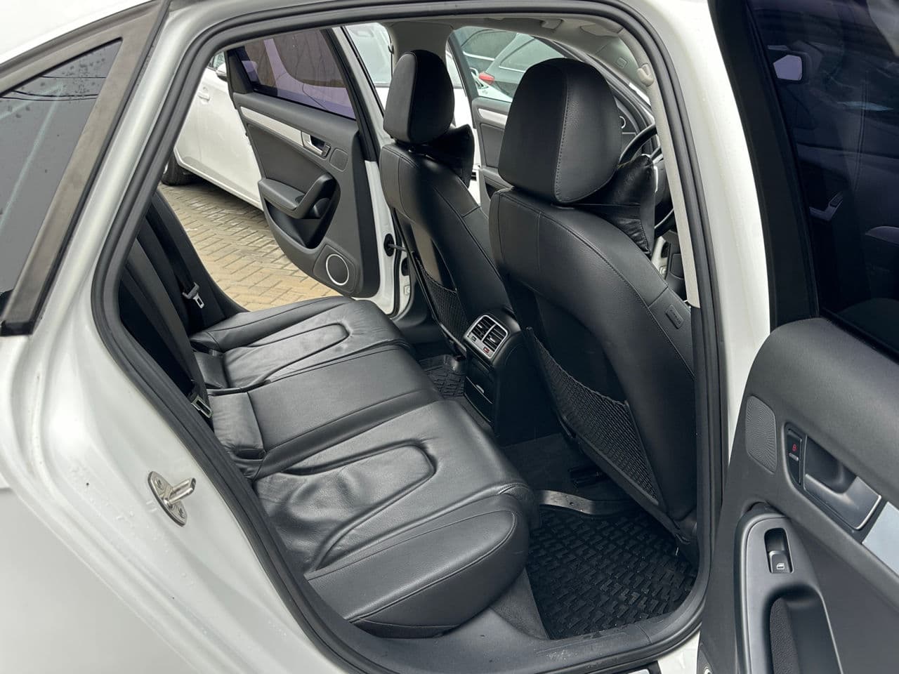 2009 Audi A4 — Miniatură 13