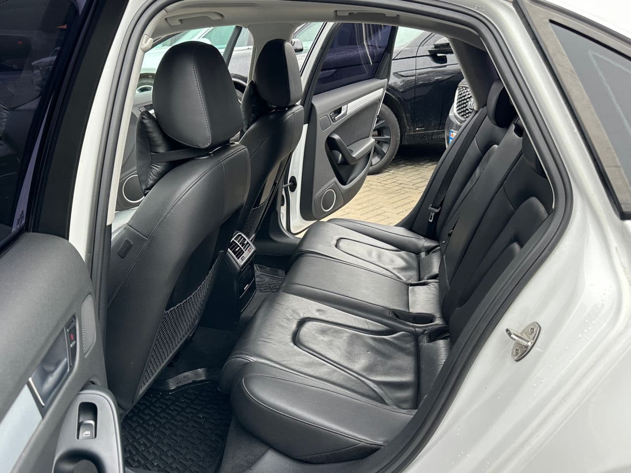 2009 Audi A4 — Miniatură 12