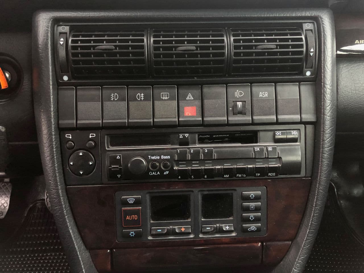 Audi A6 1996 — Миниатюра 10