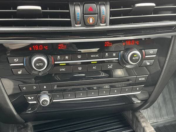2015 BMW X5 2.5D — Miniatură 10