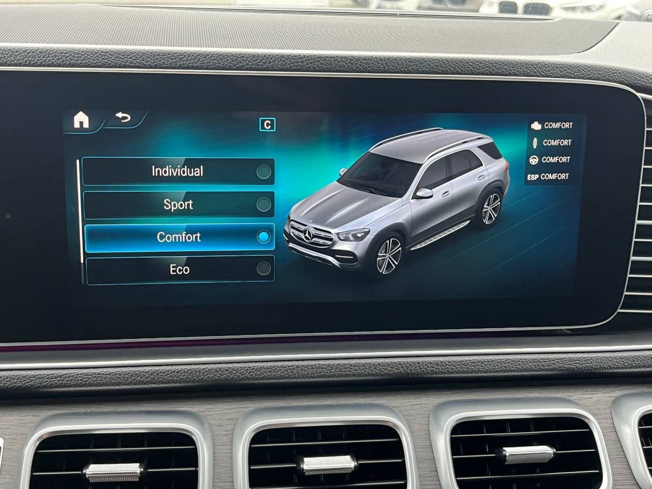 Mercedes GLE 300d 2019 — Миниатюра 12