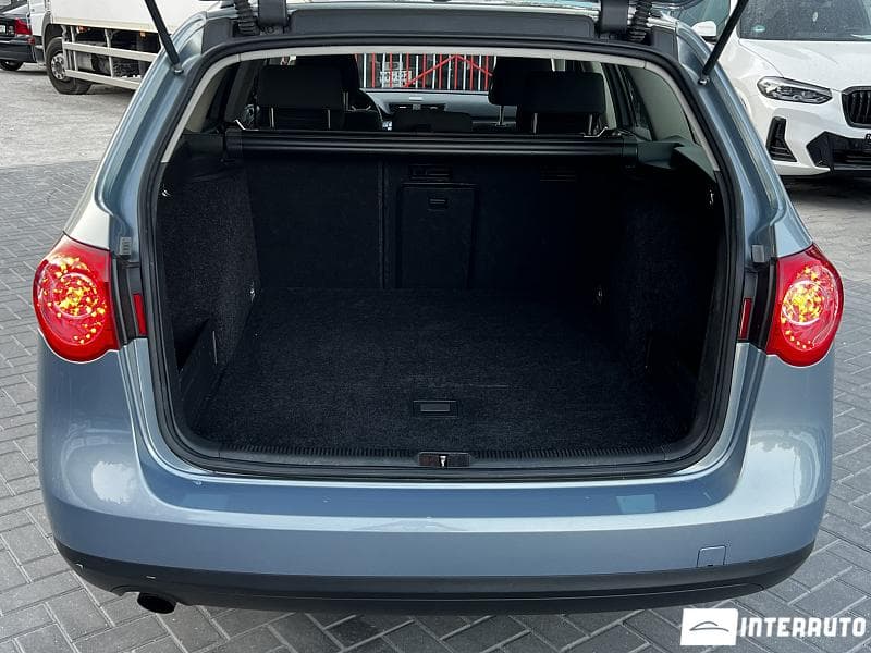 2010 Volkswagen Passat — Miniatură 18