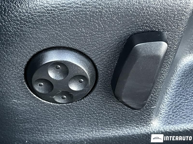 2010 Volkswagen Passat — Miniatură 12