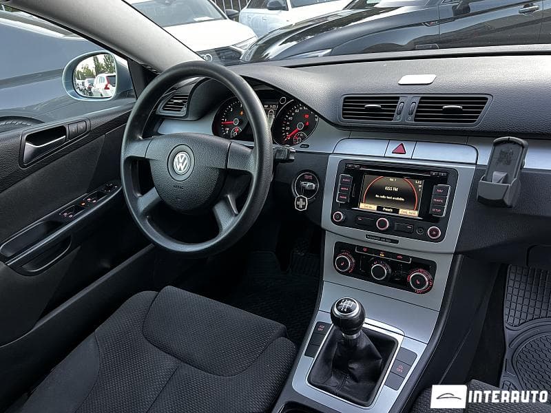 2010 Volkswagen Passat — Miniatură 14