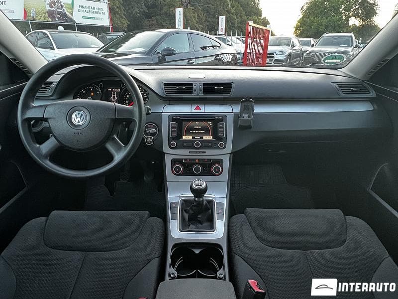 2010 Volkswagen Passat — Miniatură 13