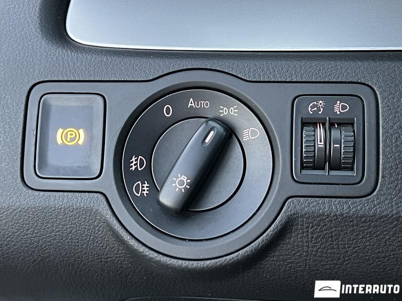 2010 Volkswagen Passat — Miniatură 10