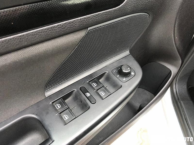 2010 Volkswagen Golf — Miniatură 8