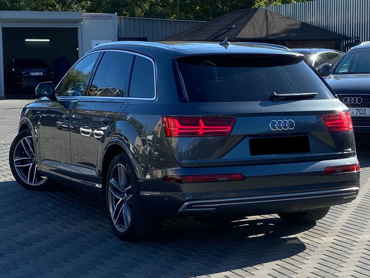 Audi Q7 E-Tron 2016 — Миниатюра 2