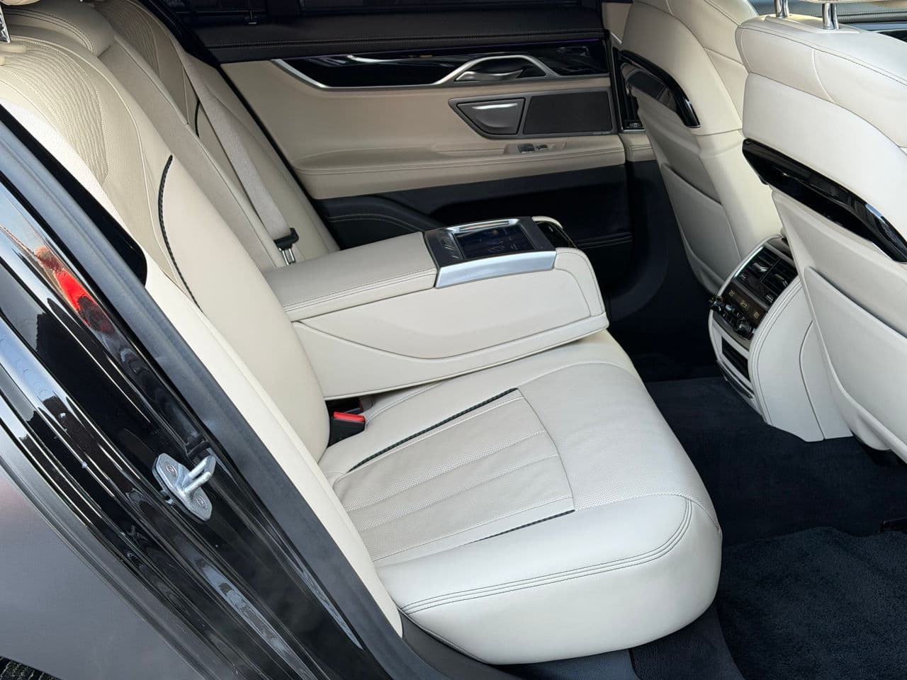 BMW 730 2018 — Миниатюра 21