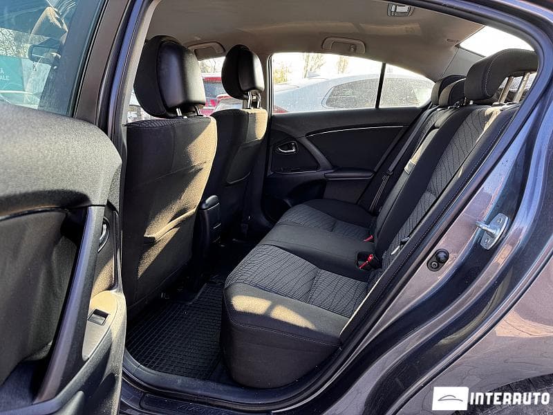 Toyota Avensis 2011 — Миниатюра 14