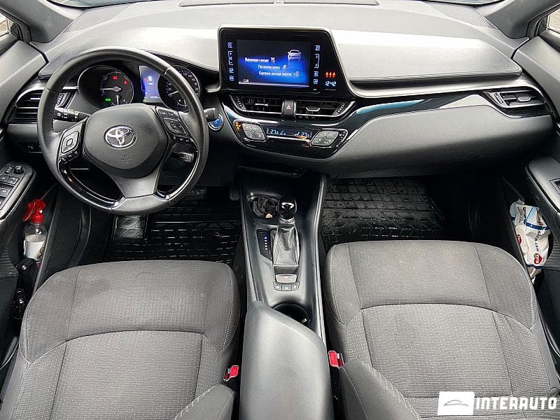 2017 Toyota C-HR — Miniatură 7