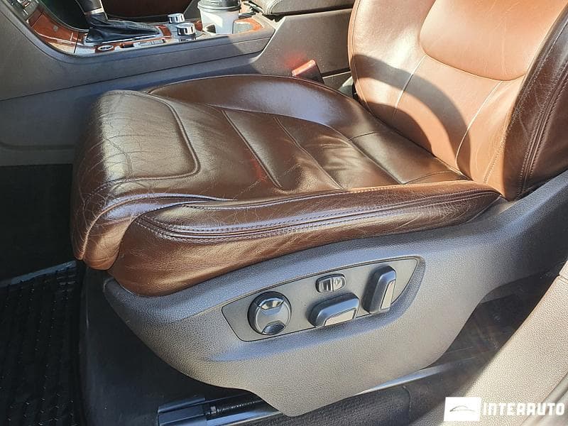 2010 Volkswagen Touareg — Miniatură 14