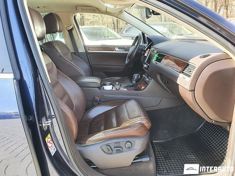 2010 Volkswagen Touareg — Miniatură 12