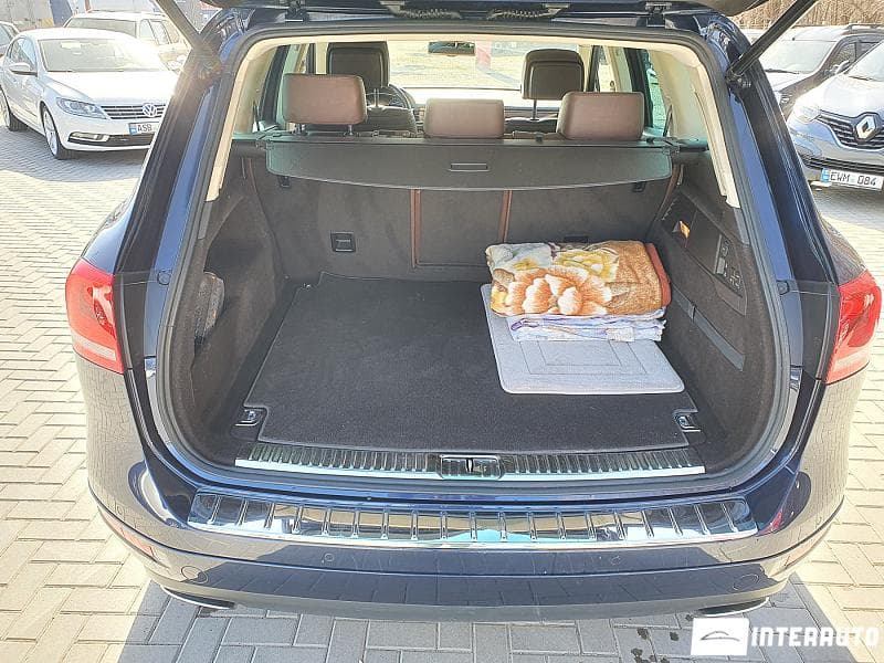2010 Volkswagen Touareg — Miniatură 5