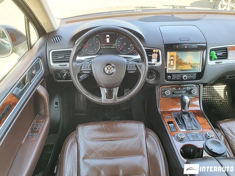 2010 Volkswagen Touareg — Miniatură 10