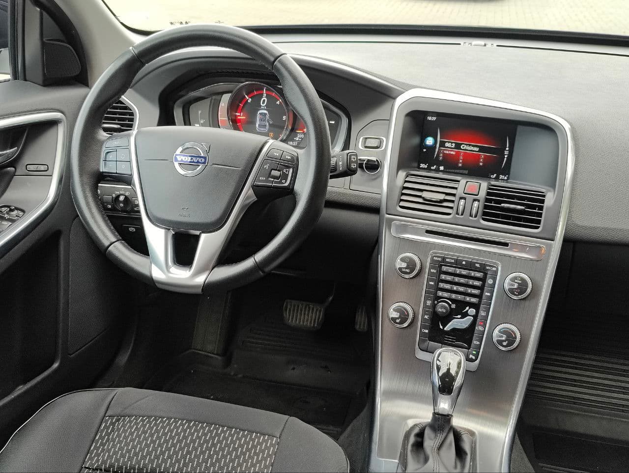 Volvo XC 60 2016 — Миниатюра 11