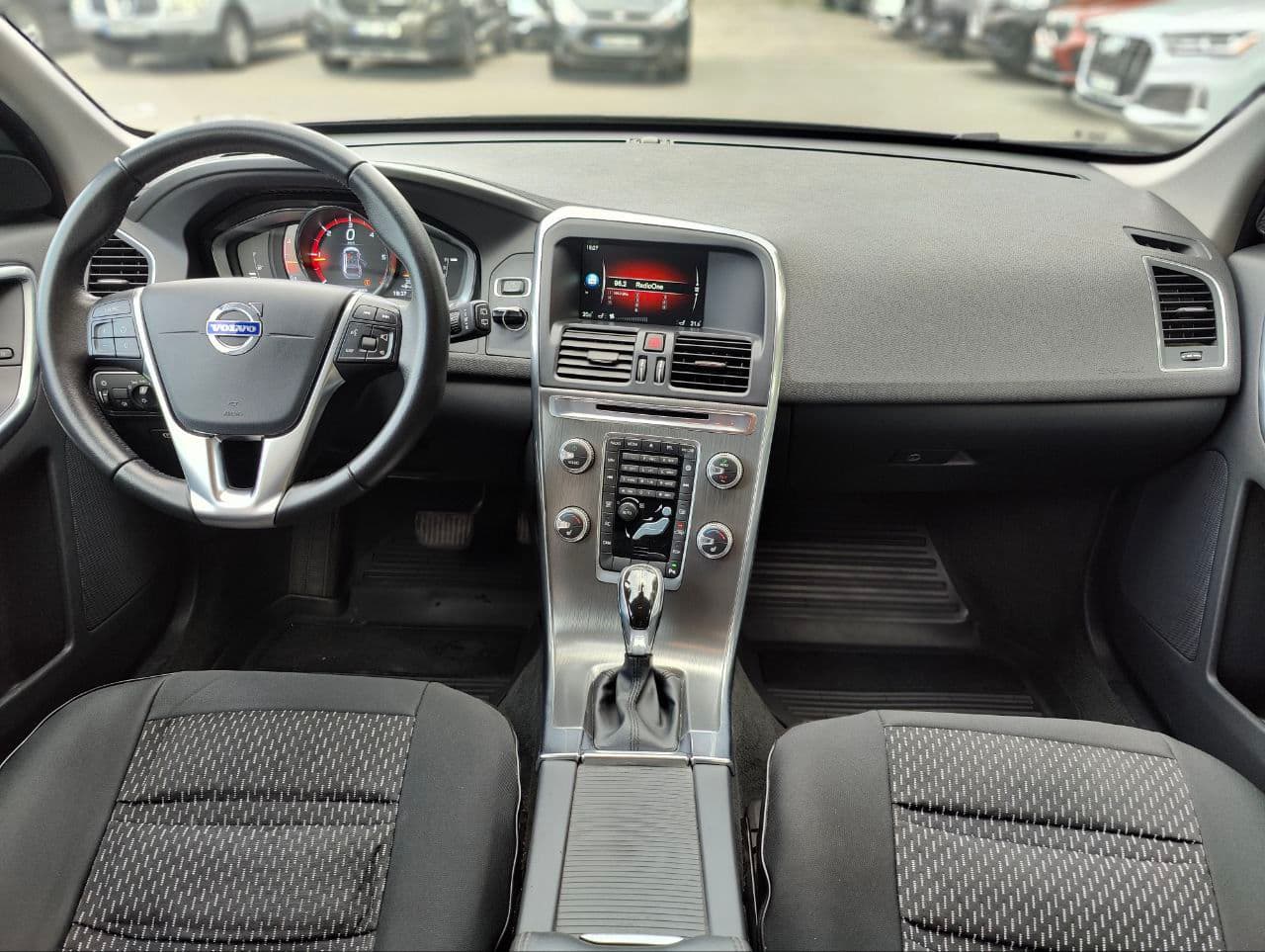 Volvo XC 60 2016 — Миниатюра 7